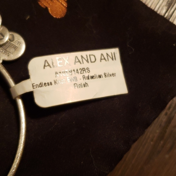 🎉⭐HP 🆕️NWT Alex and Ani Endless knot bracelet - Picture 3 of 4